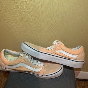 PEACHY VANS